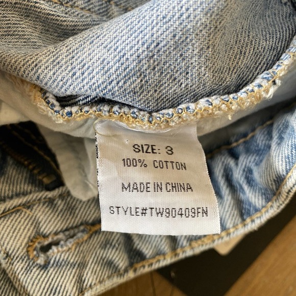 NWT FASHION NOVA Chase the Dream Slit Straight Leg Jeans, size 3 - Picture 7 of 11